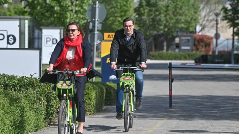 Budapest’s Bubi Bike-Sharing Service to Expand with Electrically Assisted Bicycles in 2026