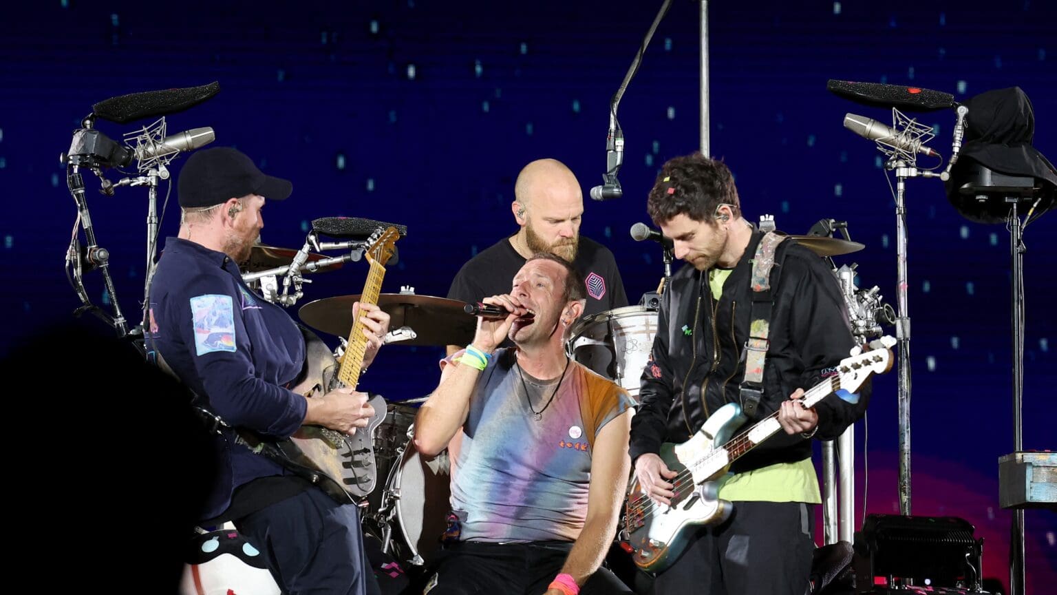 Coldplay Returns to Budapest after Sixteen Years with a Carbon-Neutral Tour