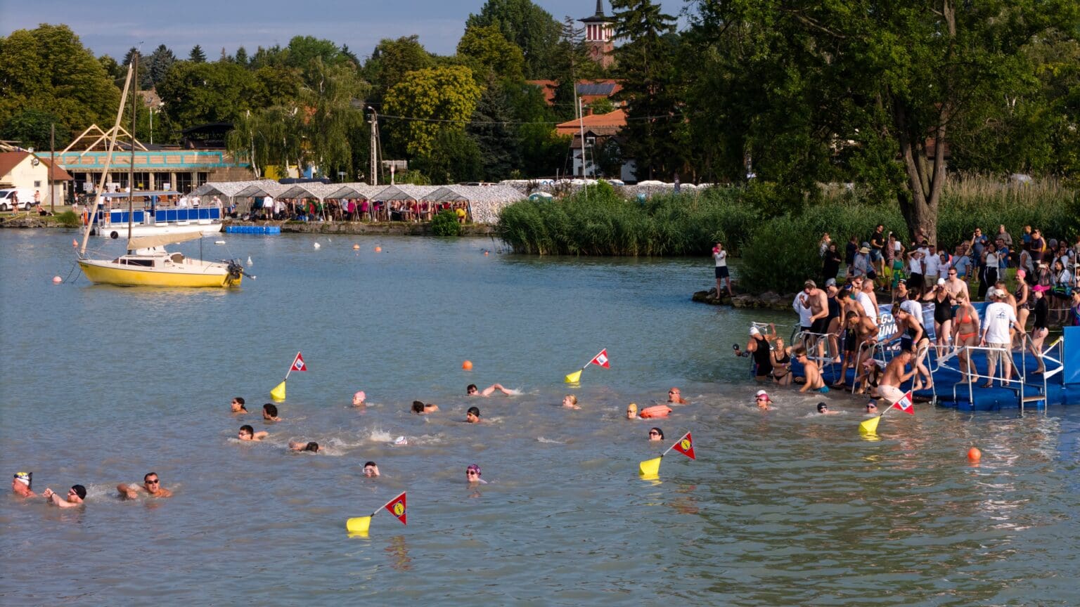 Over 11,000 Swimmers Join the 42nd Lidl Balaton Cross Swimming