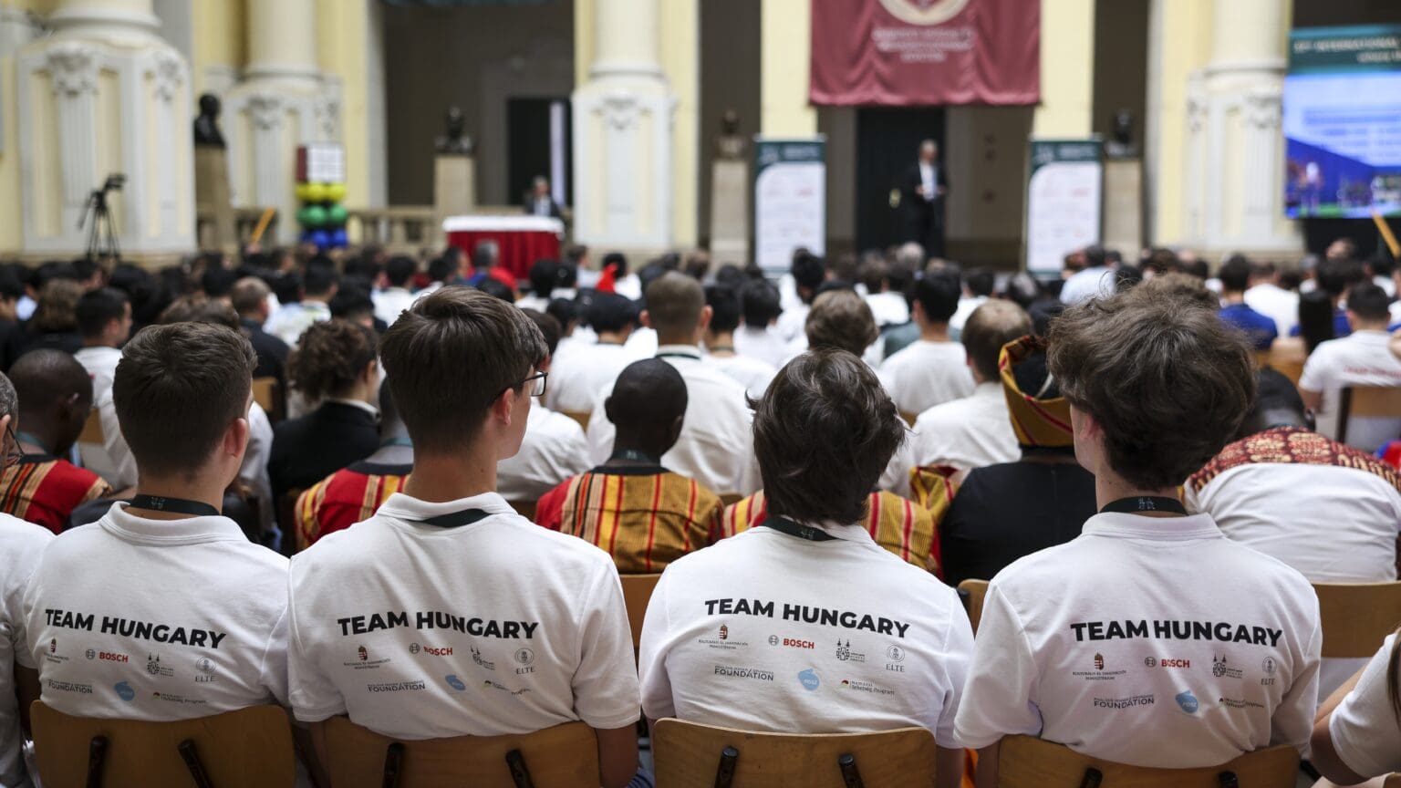 Budapest Hosts Prestigious International Physics Tournament for Students