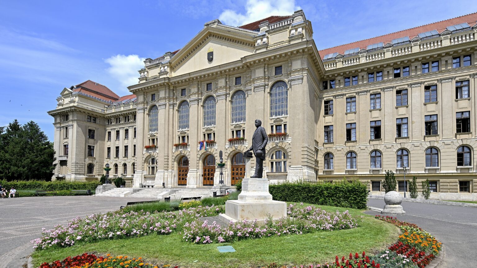 Advanced Space Sciences Programme to Launch in English at Debrecen University