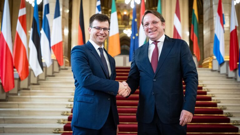 Minister for EU Affairs János Bóka of Hungary (L) with EU Commissioner Olivér Várhelyi on 17 September 2024