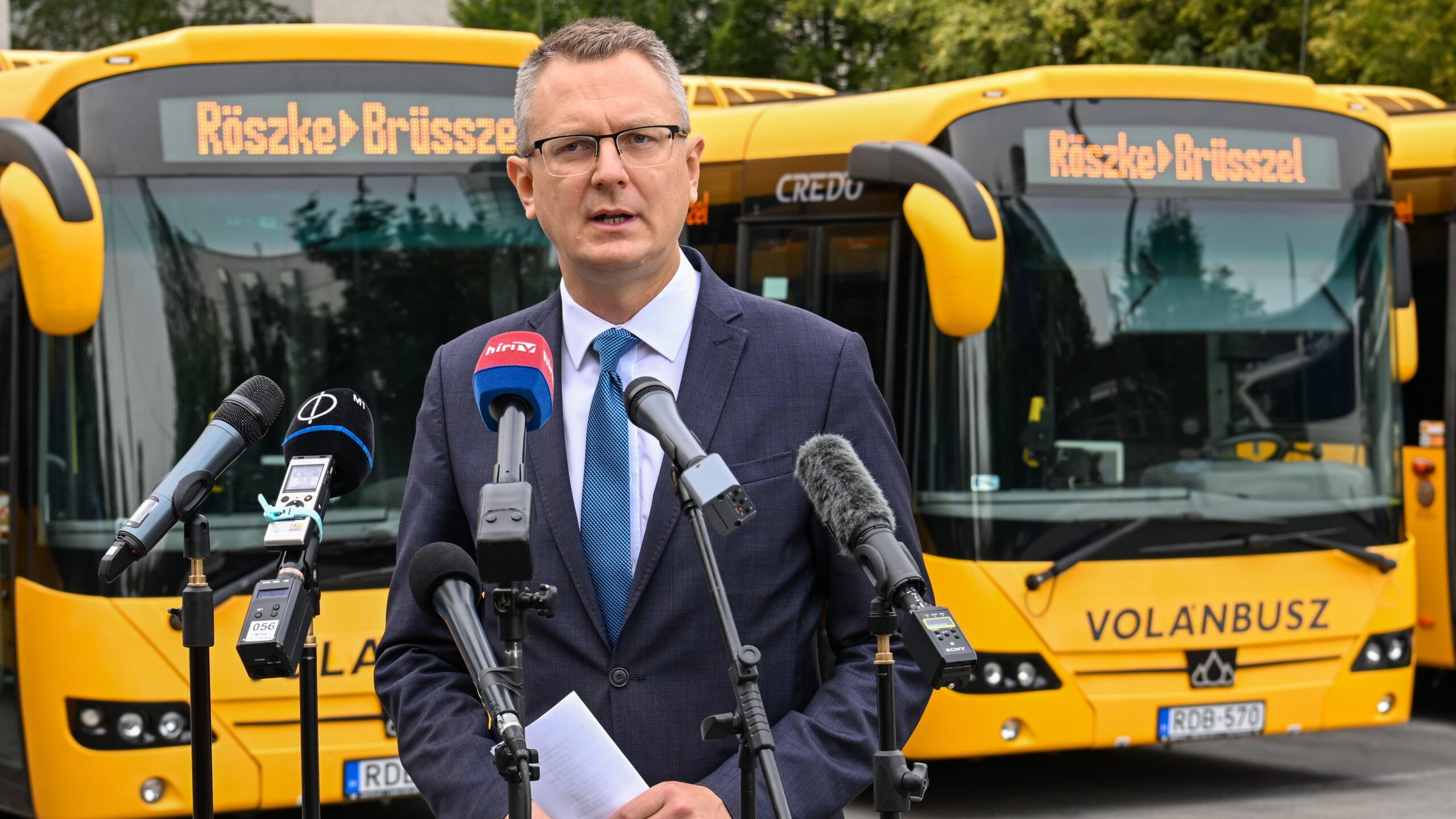 State Secretary Bence Rétvári holds a press conference on 6 September 2024 to present the buses ready to take illegal immigrants entering Hungary to Brussels.