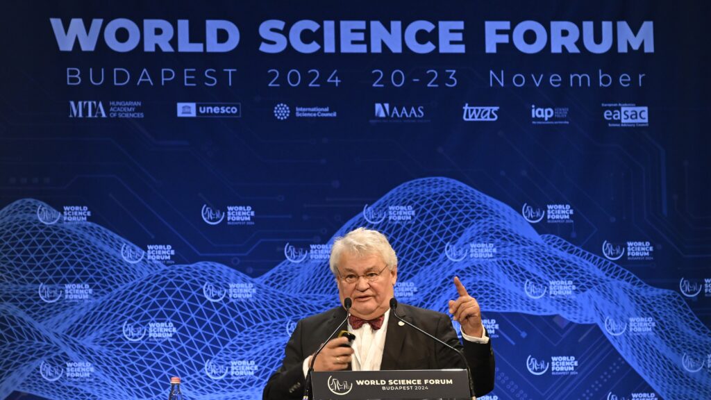 Budapest, 22 November 2024.András Szöllősi-Nagy, Professor at the Department of Water and Environmental Policy, Faculty of Water Sciences, National University of Public Service, speaks at the World Science Forum III Plenary Session at the Vigadó in Budapest on 22 November 2024. MTI/Peter Lakatos