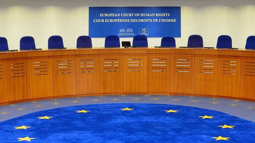 Courtroom of the European Court of Human Rights (cropped, 2014)