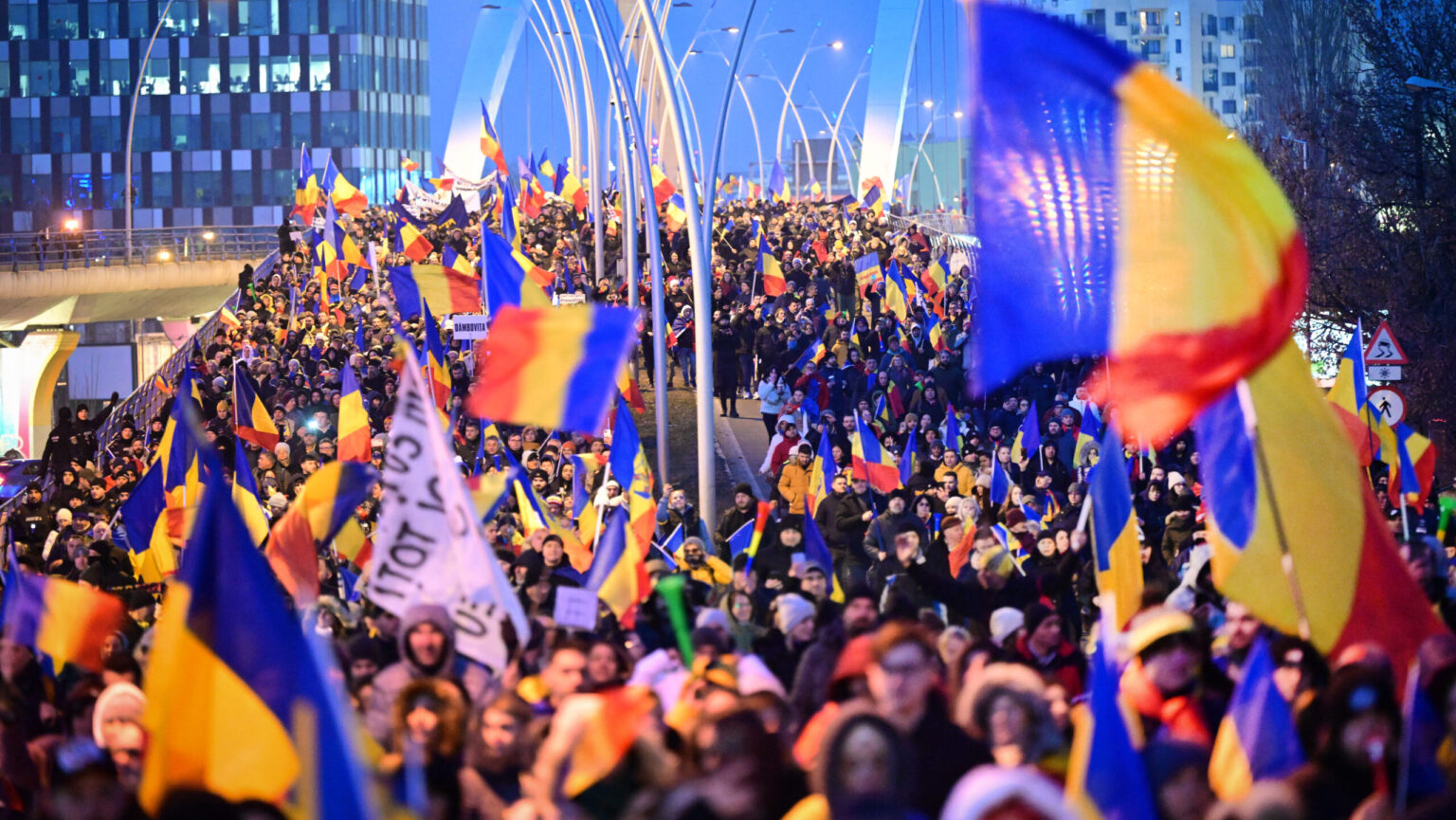 Romanians Ready to Defend Democracy as Tens of Thousands Protest Stolen Election