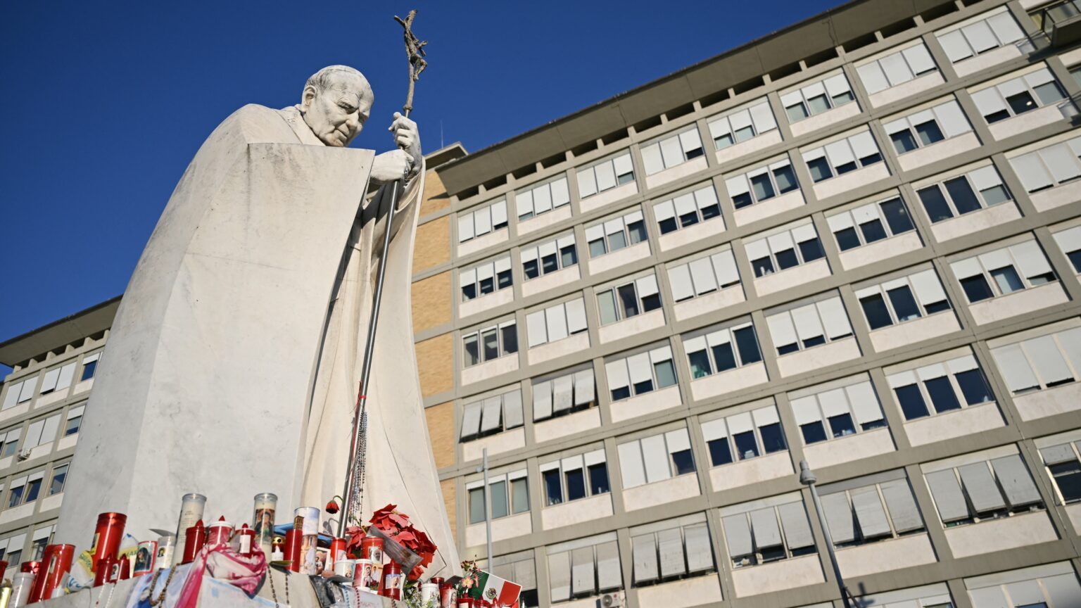 A Crossroads for the Church — Why Cardinal Péter Erdő Is the Pope’s Ideal Successor